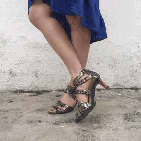 Female Magazine : Detachable Heels